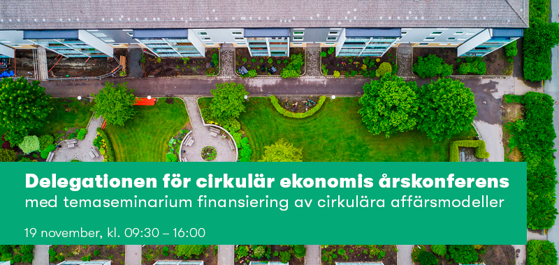 Fotograf: Mikael Svensson
Bildbyrå: Johnér Flygfoto över trädgård med gröna gräsmattor, träd och gångar mellan bostadshus.